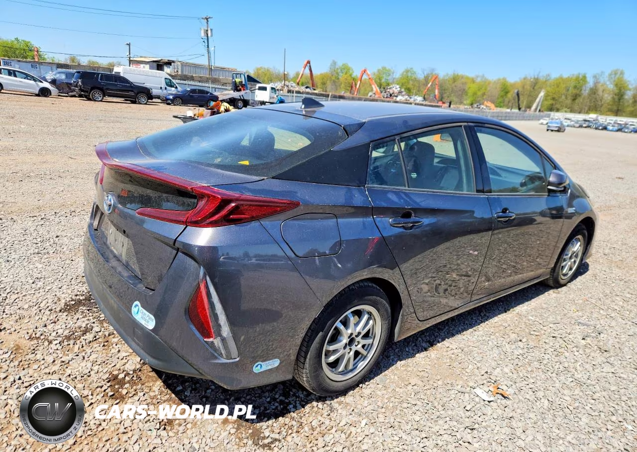 2018 Toyota Prius Prime Premium VIN:JTDKARFP0J3081628 - 3