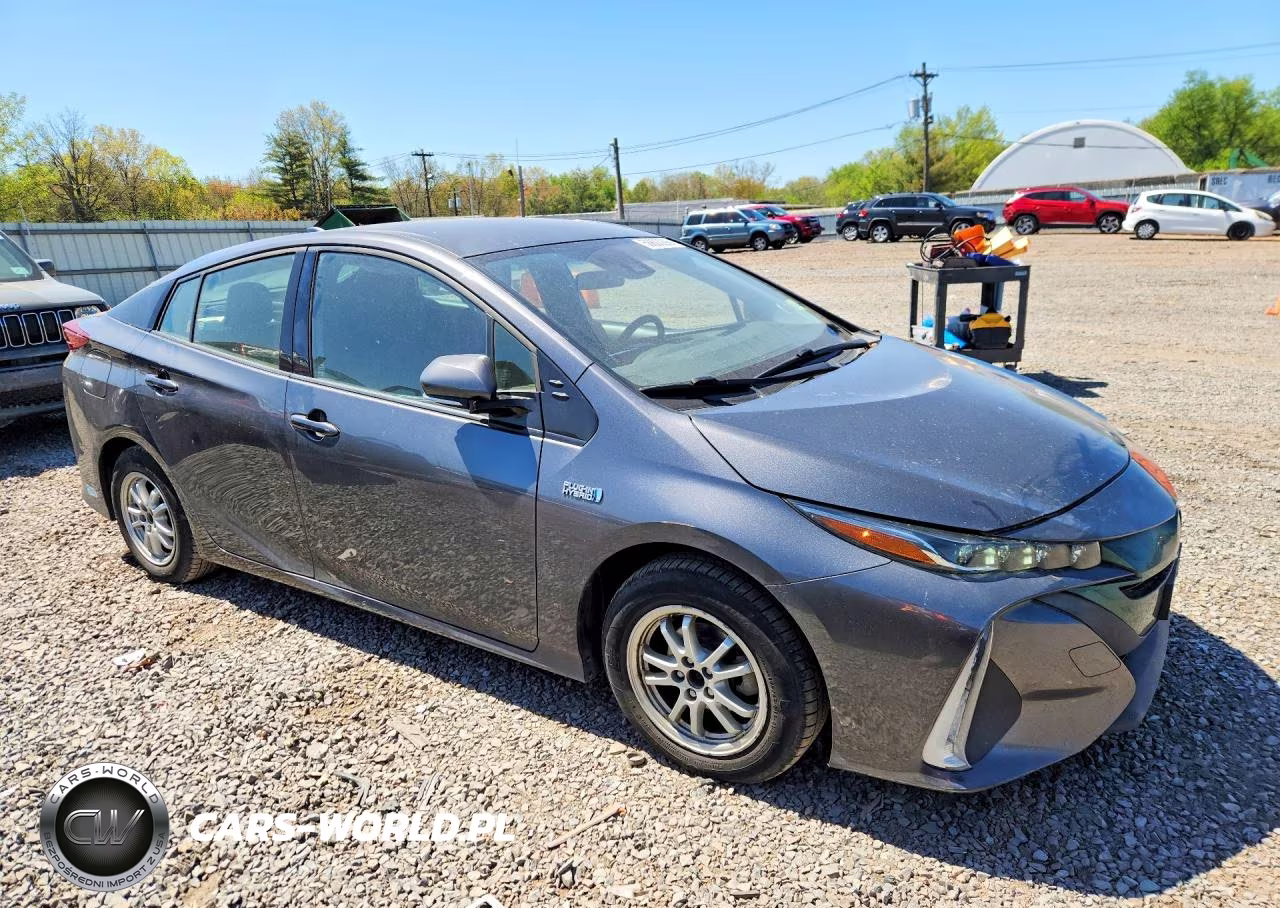 2018 Toyota Prius Prime Premium VIN:JTDKARFP0J3081628 - 4