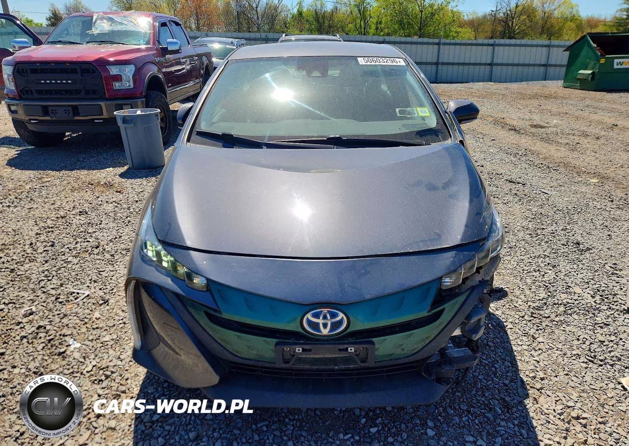 2018 Toyota Prius Prime Premium VIN:JTDKARFP0J3081628 - 5