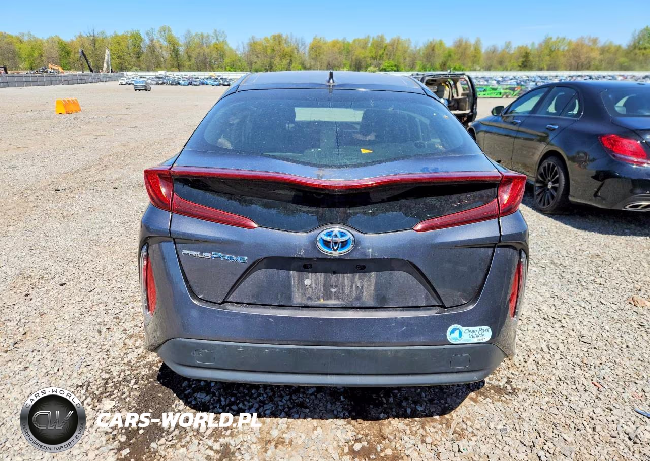 2018 Toyota Prius Prime Premium VIN:JTDKARFP0J3081628 - 6