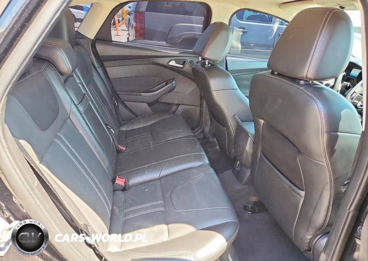 2013 Ford Focus Titanium VIN:1FADP3N27DL317597 - 10