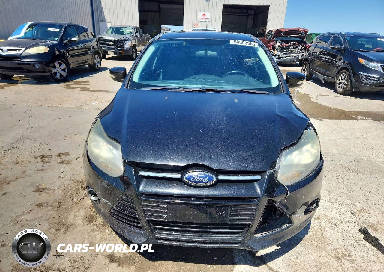 2013 Ford Focus Titanium VIN:1FADP3N27DL317597 - 5