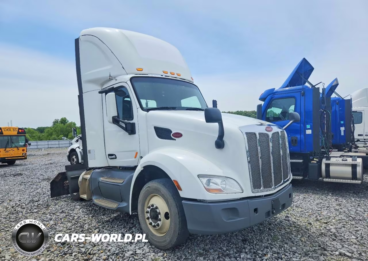 2018 Peterbilt 579 Semi Truck