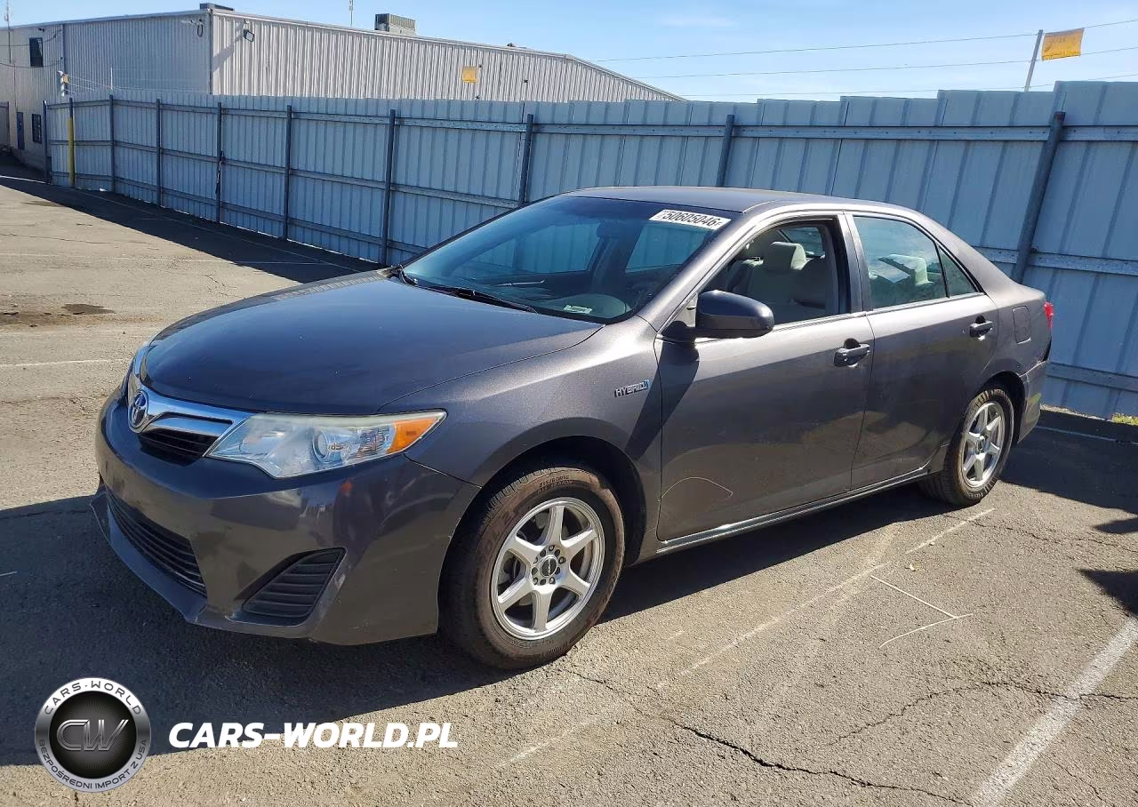 2014 Toyota Camry Hybrid Le