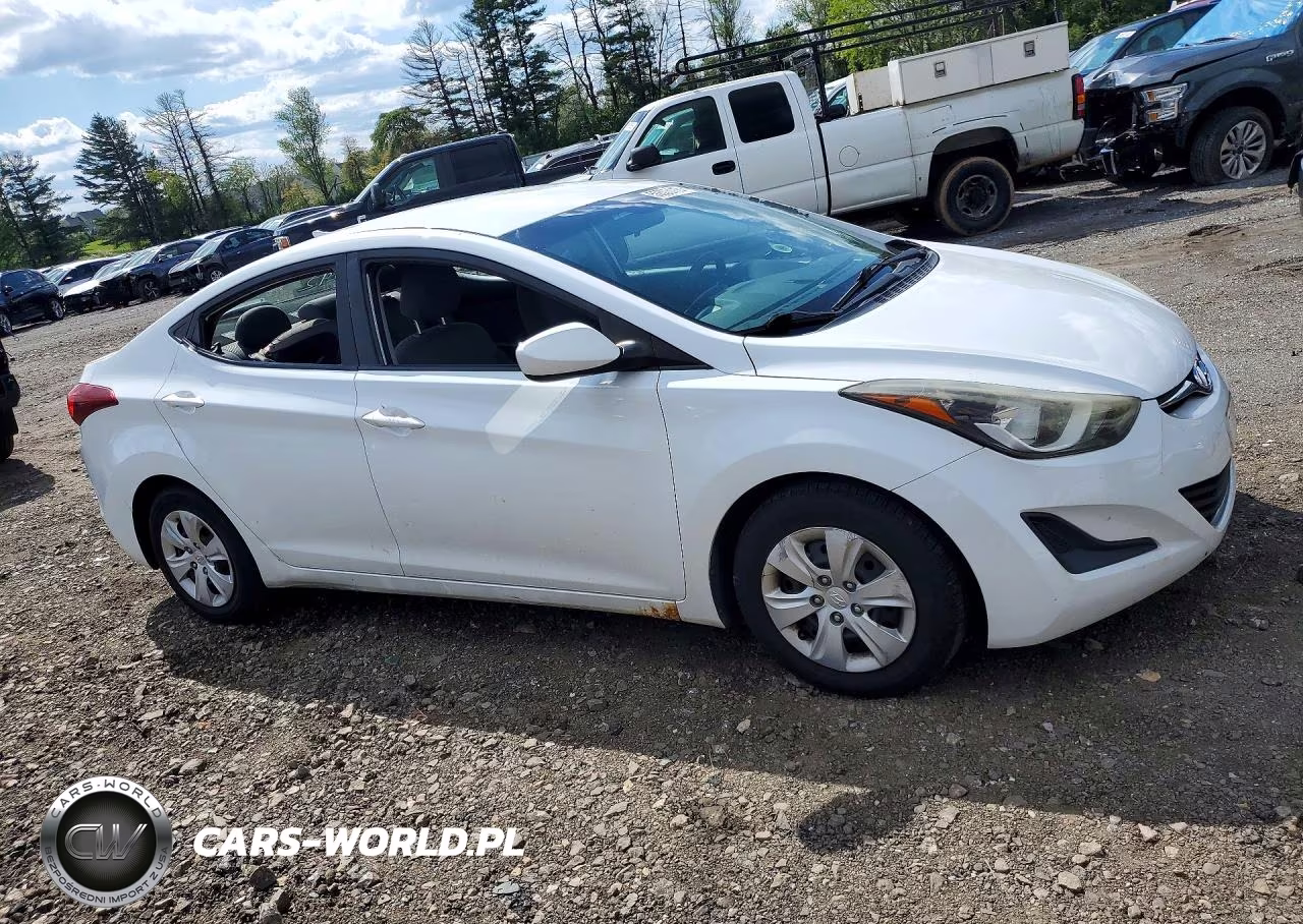 2016 Hyundai Elantra Se VIN:5NPDH4AE2GH756454 - 4