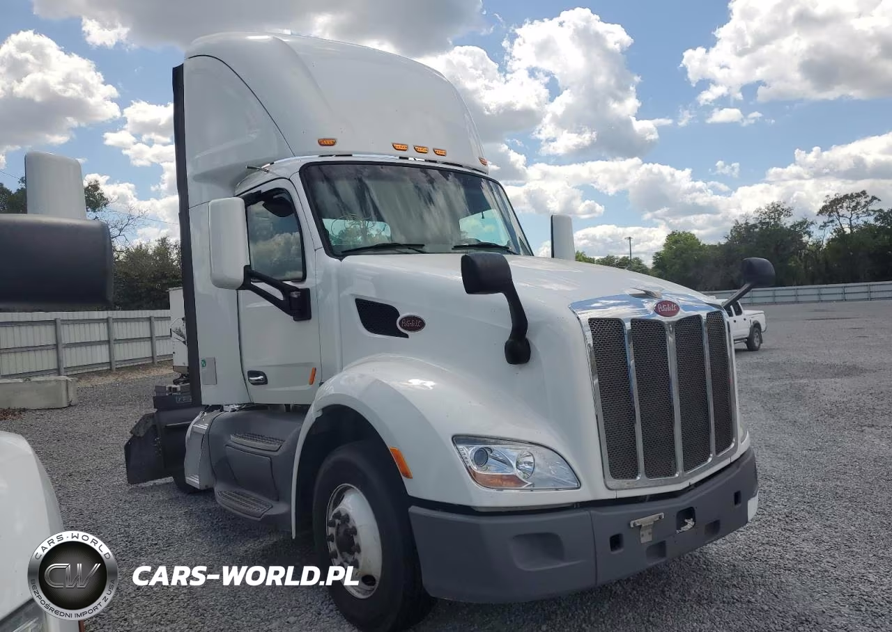 2018 Peterbilt 579 Semi Truck