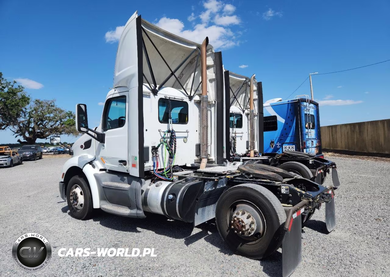 2018 Peterbilt 579 Semi Truck VIN:1XPBA48X3JD477254 - 3