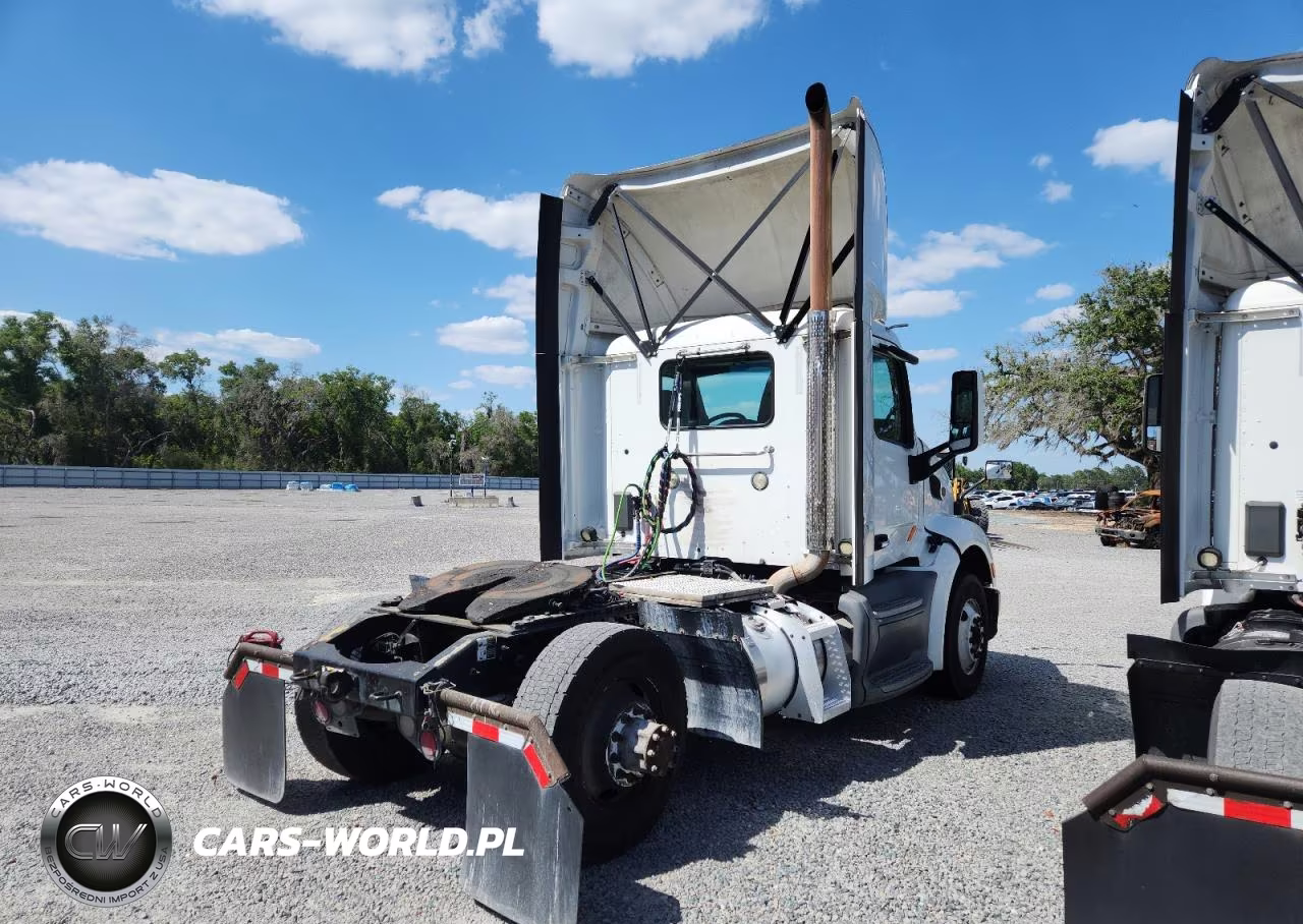 2018 Peterbilt 579 Semi Truck VIN:1XPBA48X3JD477254 - 4