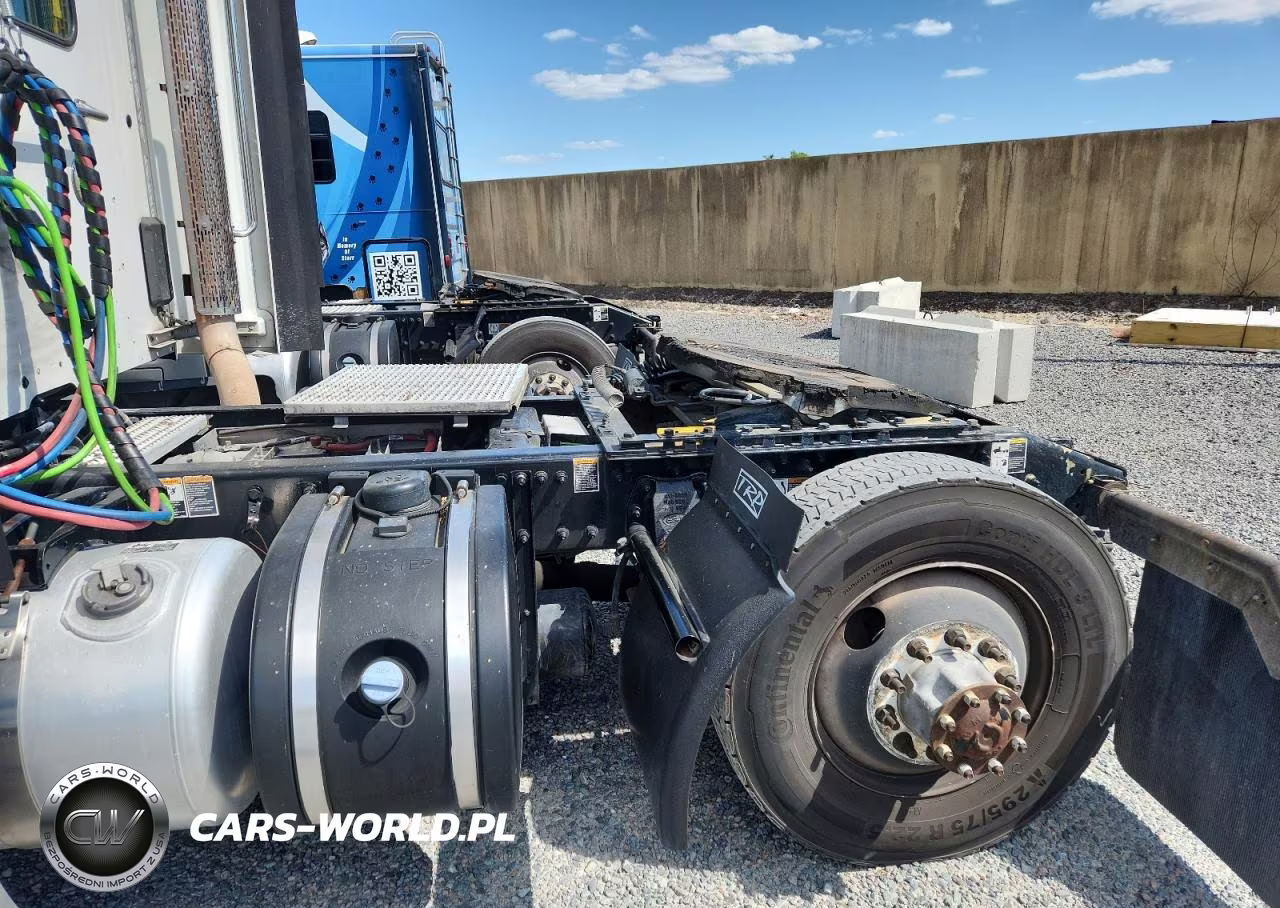 2018 Peterbilt 579 Semi Truck VIN:1XPBA48X3JD477254 - 9
