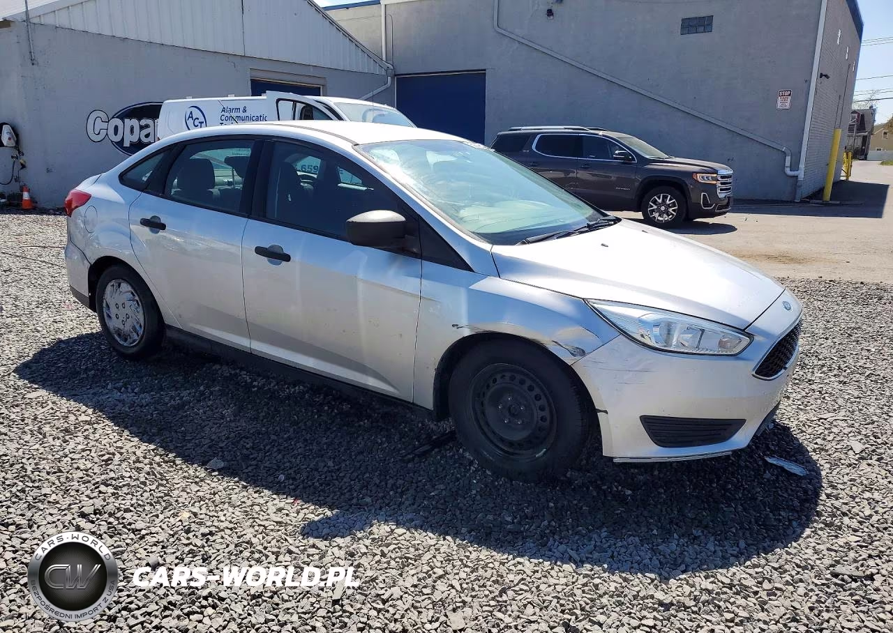 2015 Ford Focus S VIN:1FADP3E22FL286309 - 4