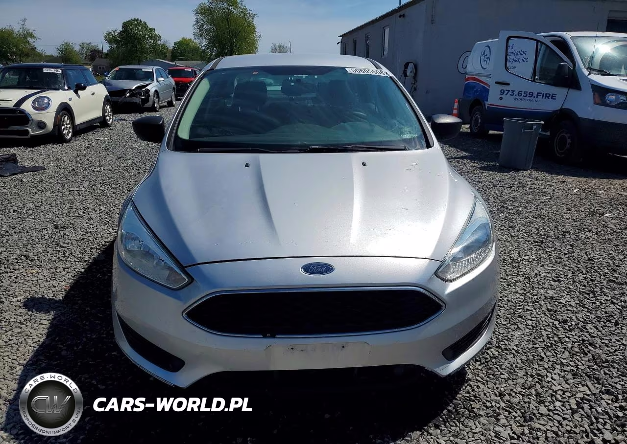 2015 Ford Focus S VIN:1FADP3E22FL286309 - 5