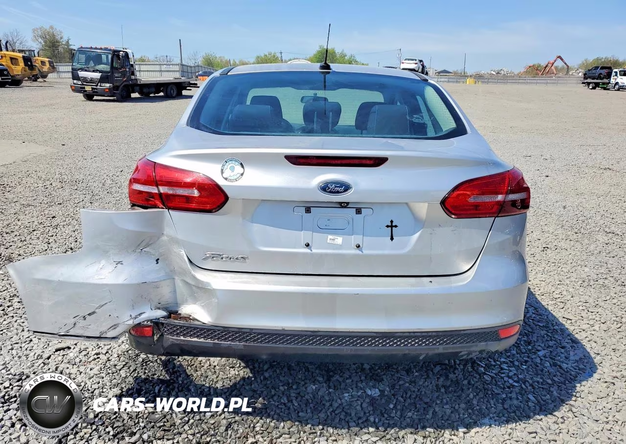 2015 Ford Focus S VIN:1FADP3E22FL286309 - 6