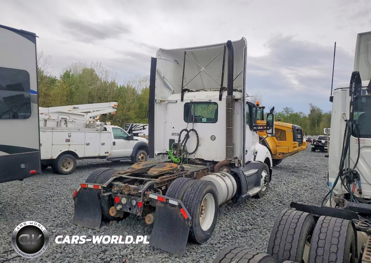 2016 Kenworth T680 Semi Truck VIN:1XKYA48X6GJ496424 - 4