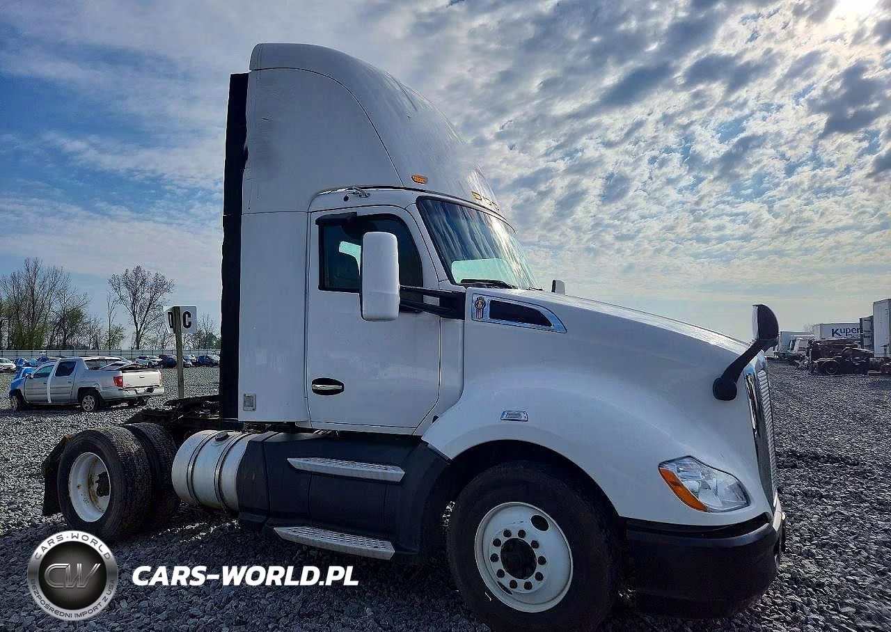 2016 Kenworth T680 Semi Truck VIN:1XKYA48X6GJ496424 - 9