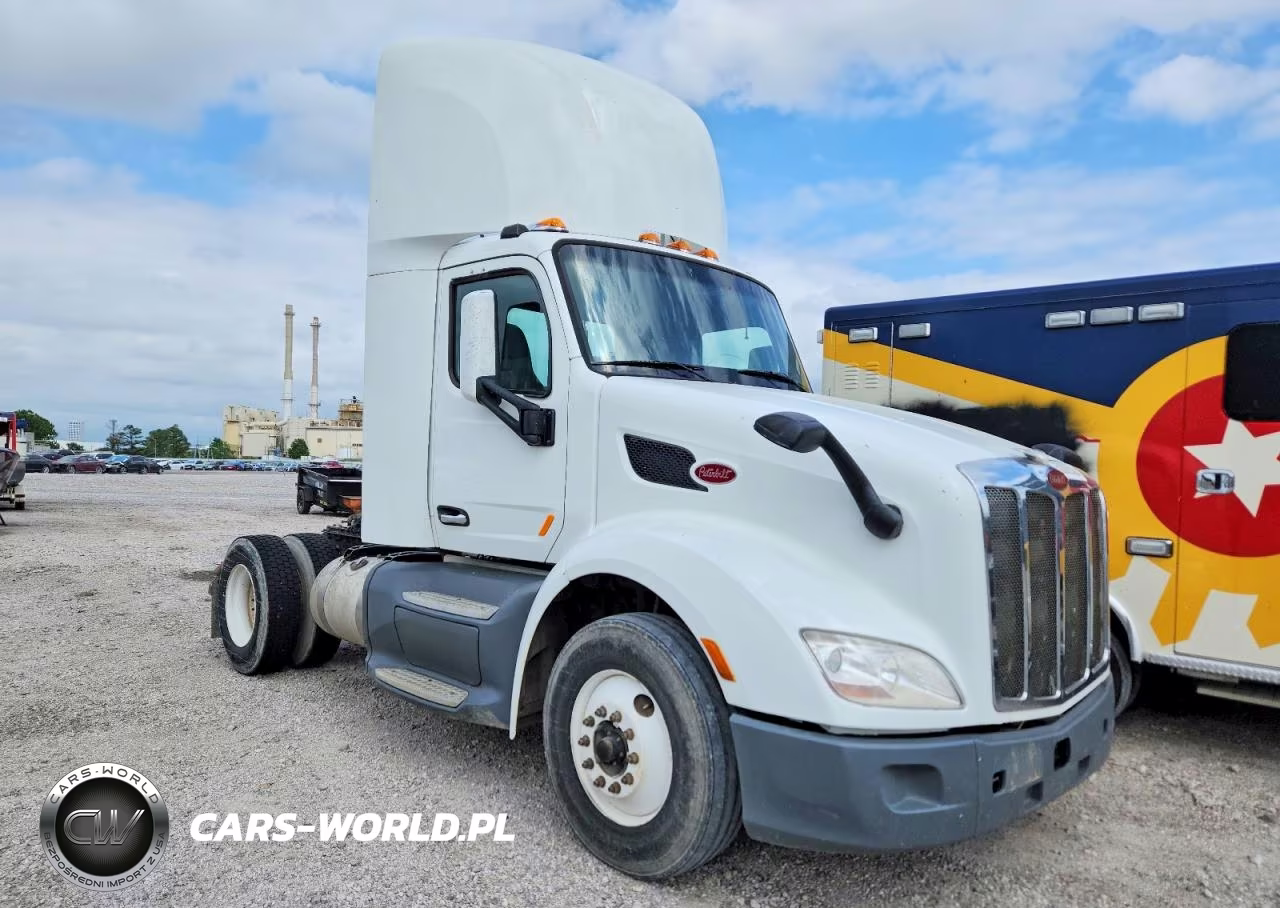 2015 Peterbilt 579 Semi Truck