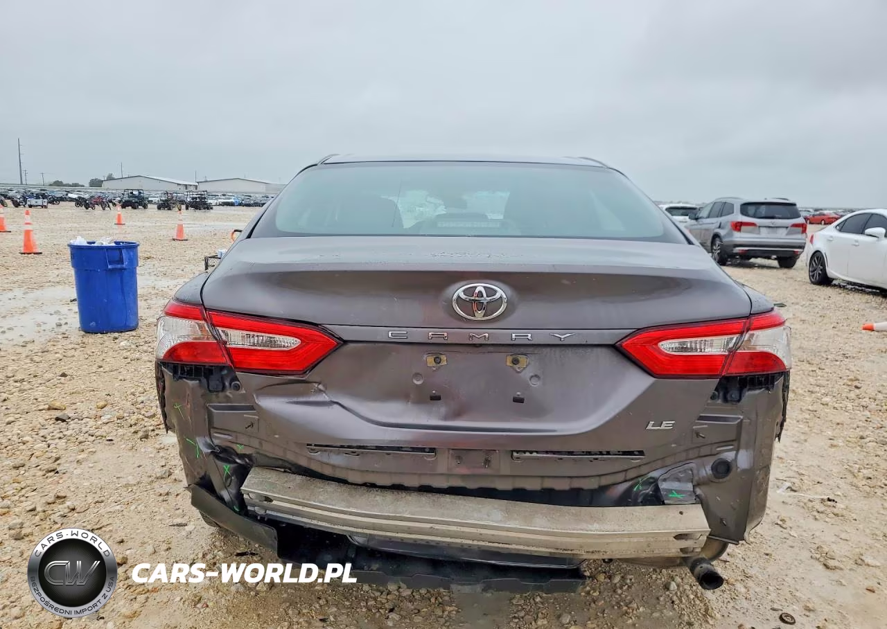 2018 Toyota Camry Le VIN:4T1B11HK6JU673625 - 6