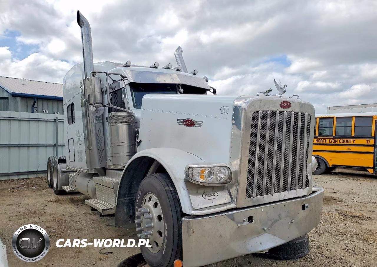 2022 Peterbilt 389 Semi Truck
