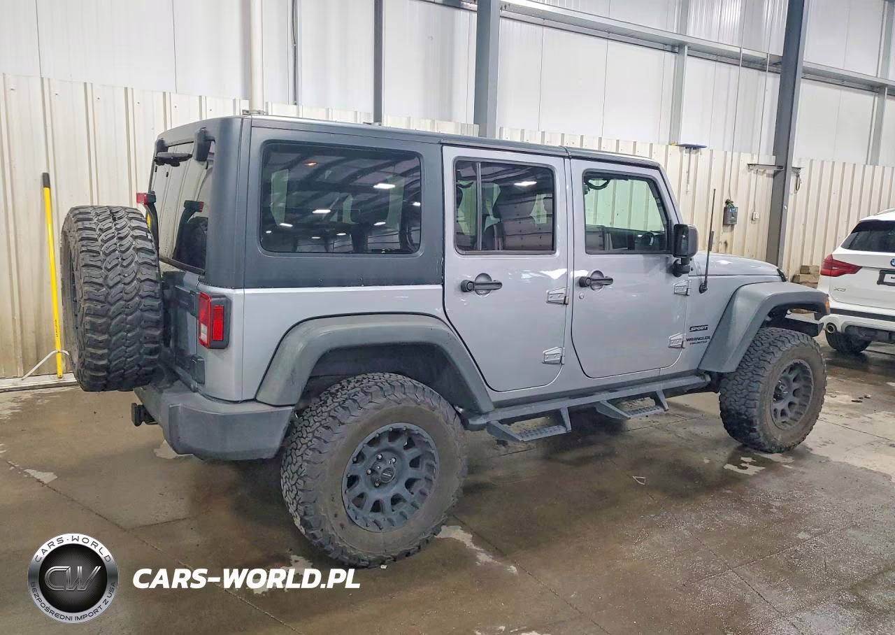 2015 Jeep Wrangler Unlimited Sport VIN:1C4HJWDG9FL664900 - 3