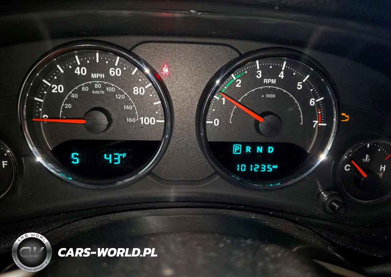 2015 Jeep Wrangler Unlimited Sport VIN:1C4HJWDG9FL664900 - 9