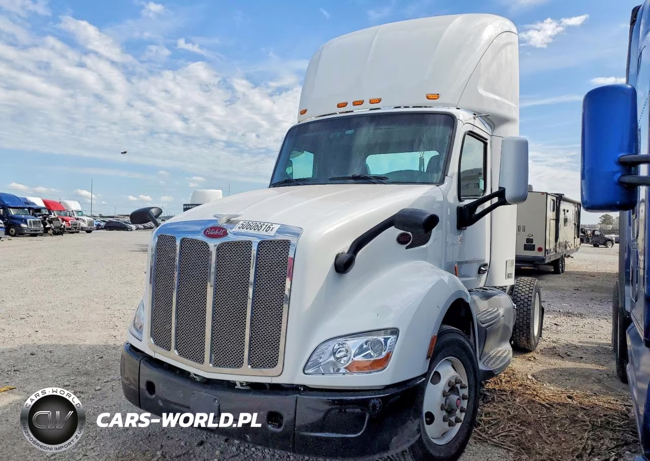 2017 Peterbilt 579 Semi Truck VIN:1XPBA48X3HD428758 - 2