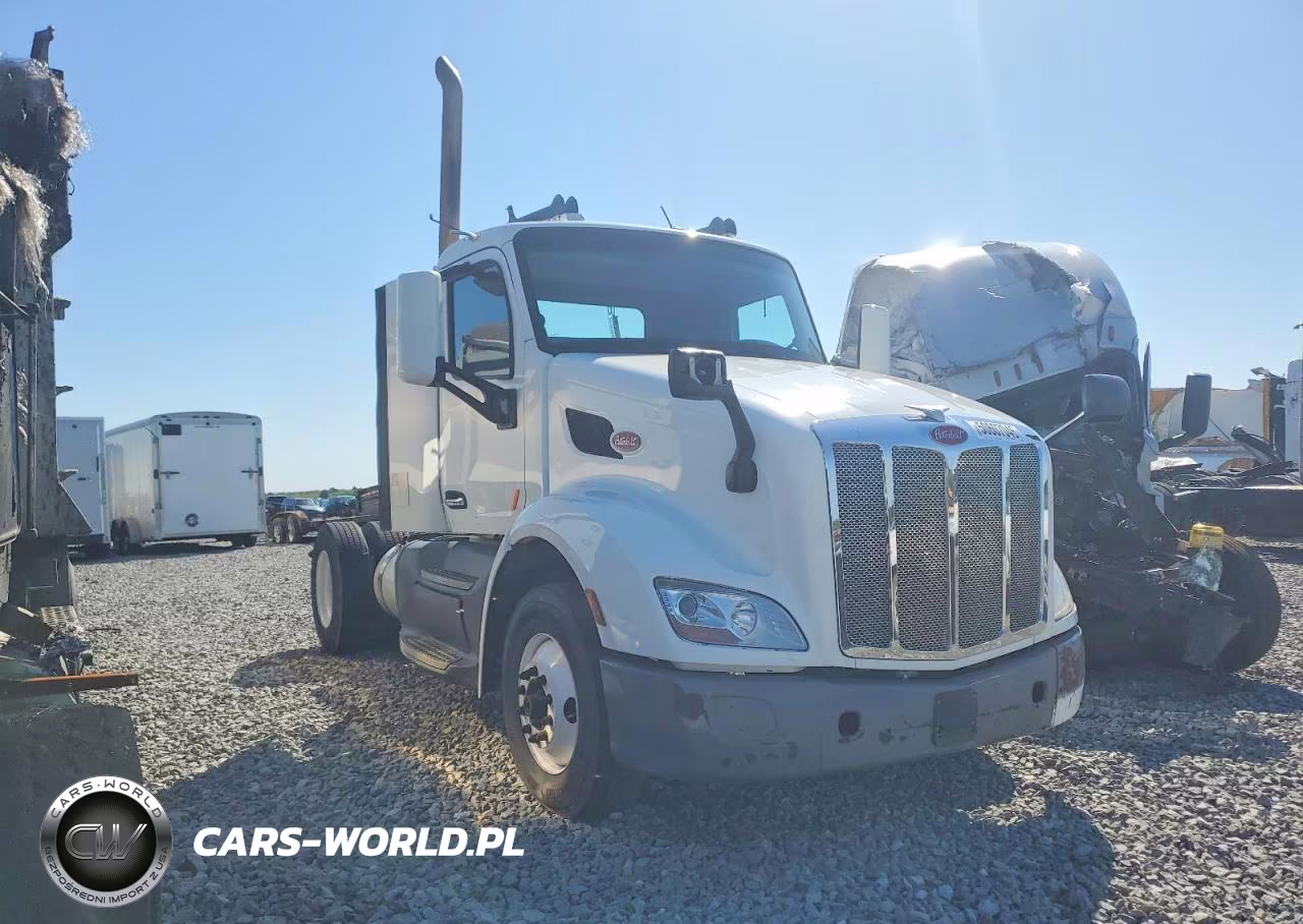 2016 Peterbilt 579 Semi Truck