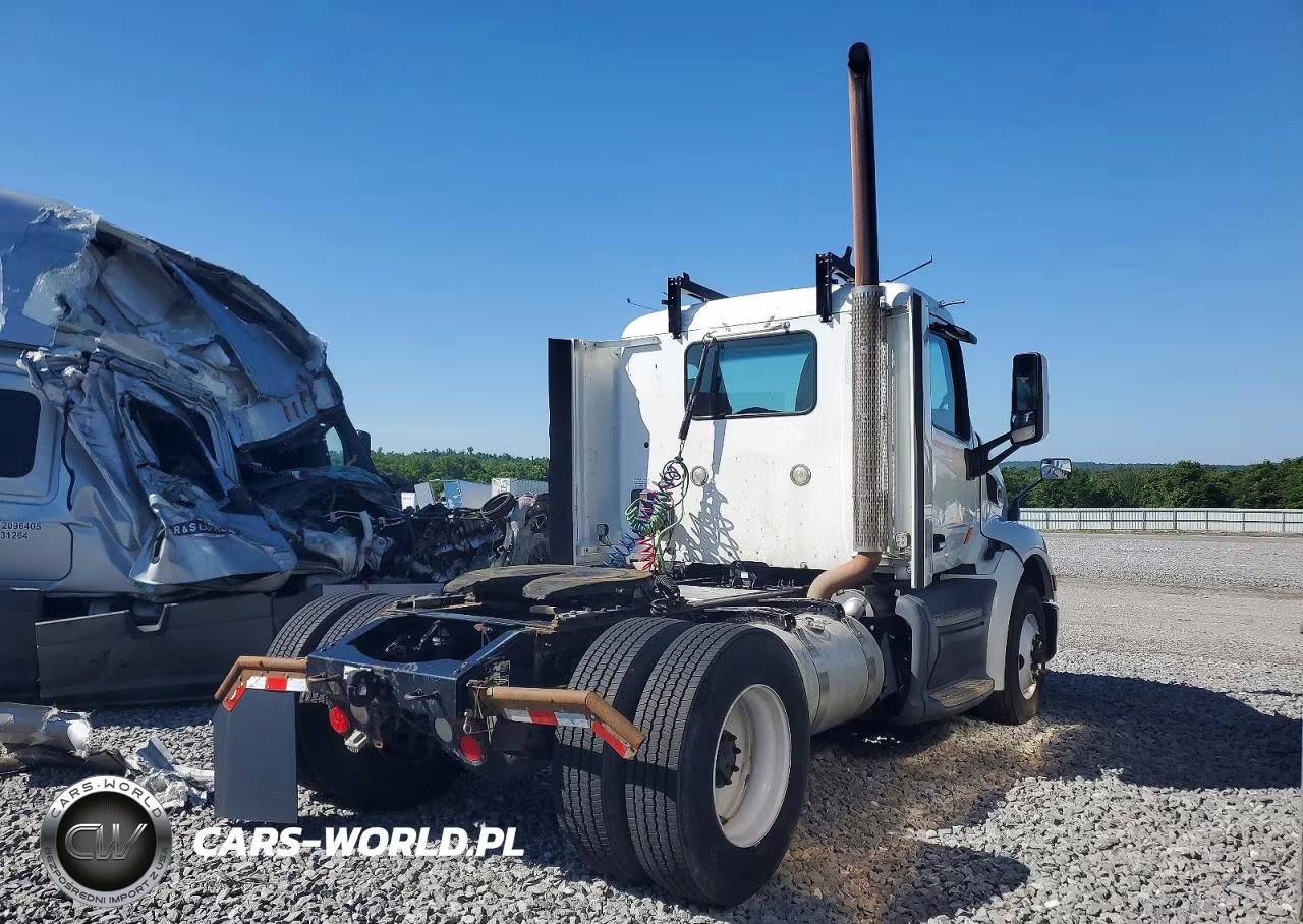 2016 Peterbilt 579 Semi Truck VIN:1XPBA48X3GD339884 - 4