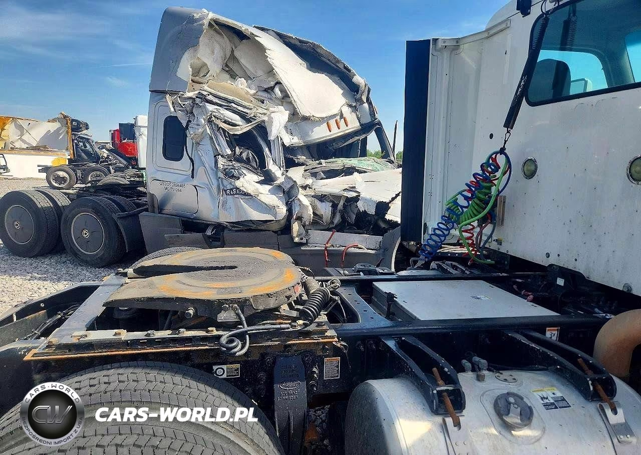 2016 Peterbilt 579 Semi Truck VIN:1XPBA48X3GD339884 - 9