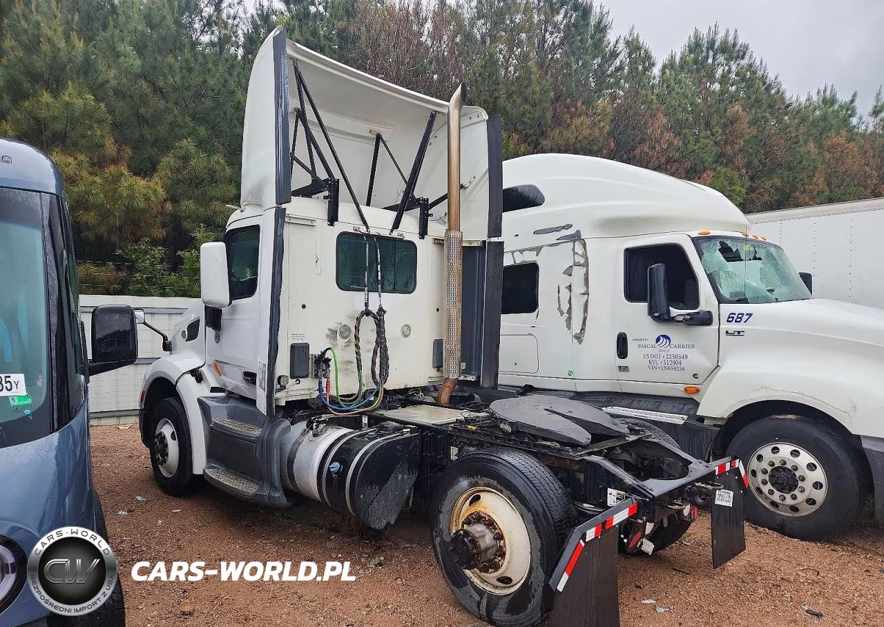 2016 Peterbilt 579 Semi Truck VIN:1XPBA48X0GD339616 - 3