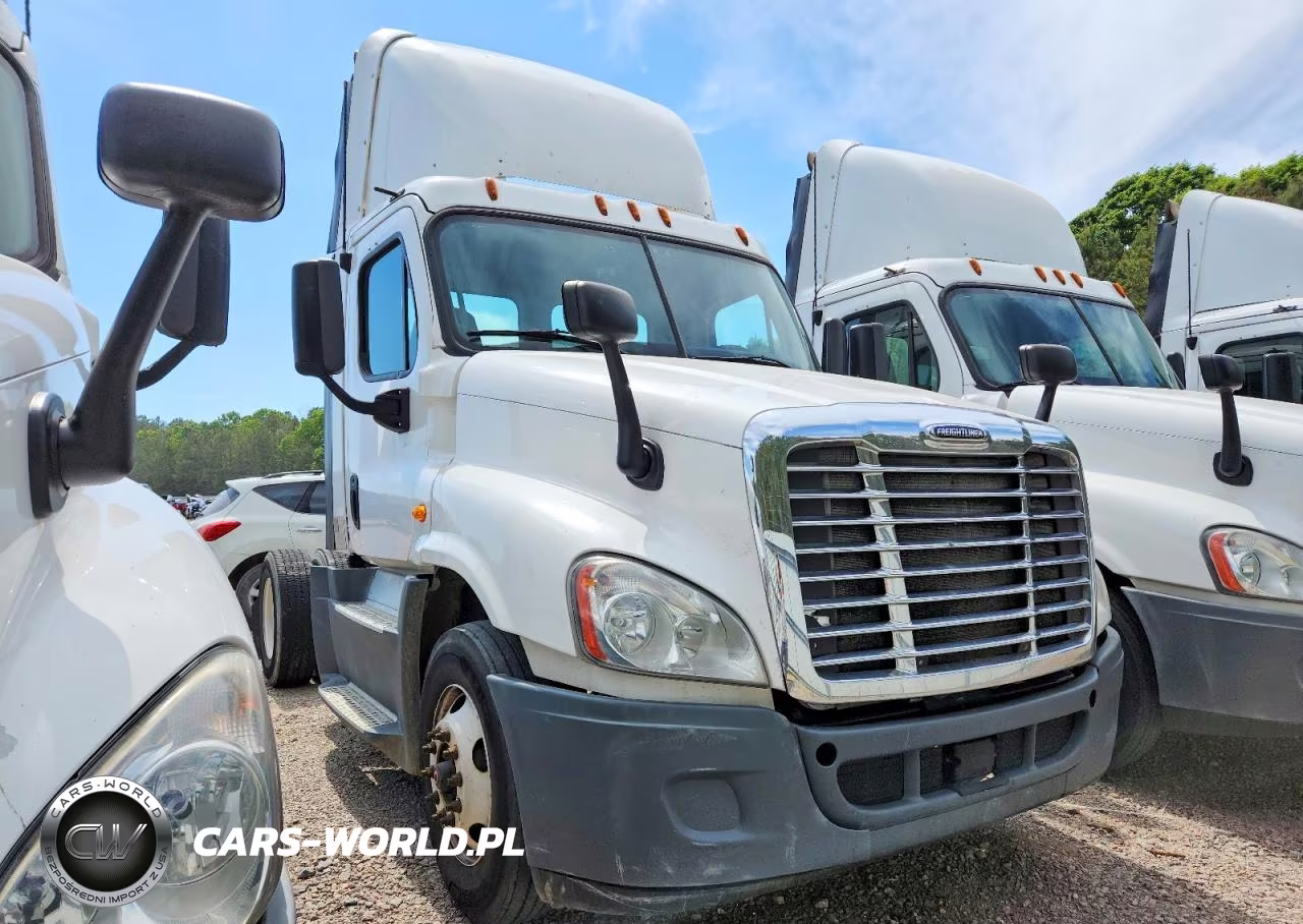 2016 Freightliner Cascadia 125 Semi Truck