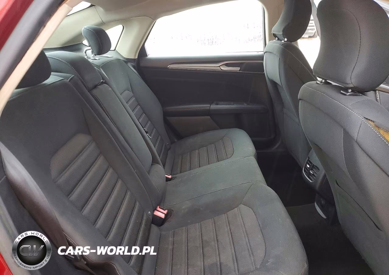 2019 Ford Fusion Se VIN:3FA6P0LU1KR256564 - 10