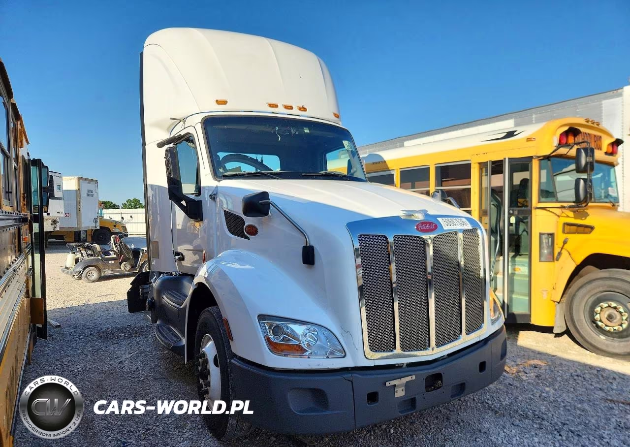 2020 Peterbilt 579 Semi Truck