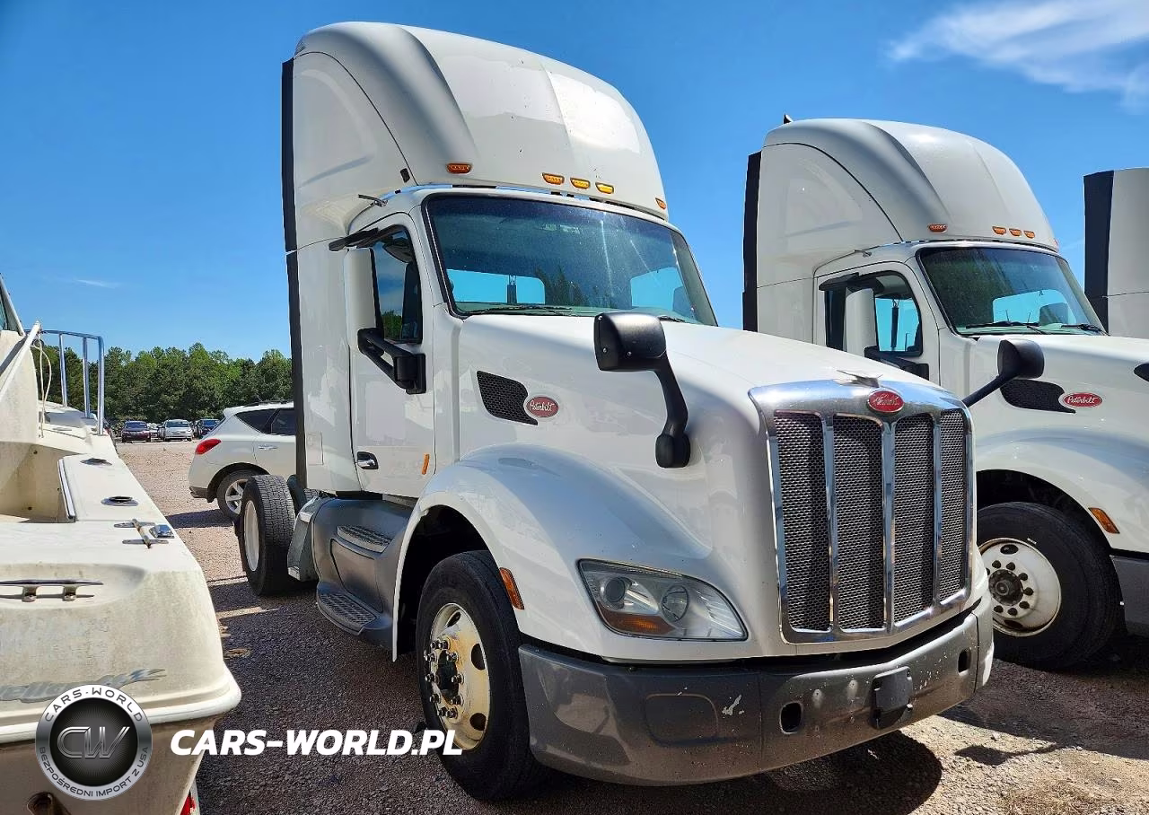 2017 Peterbilt 579 Semi Truck