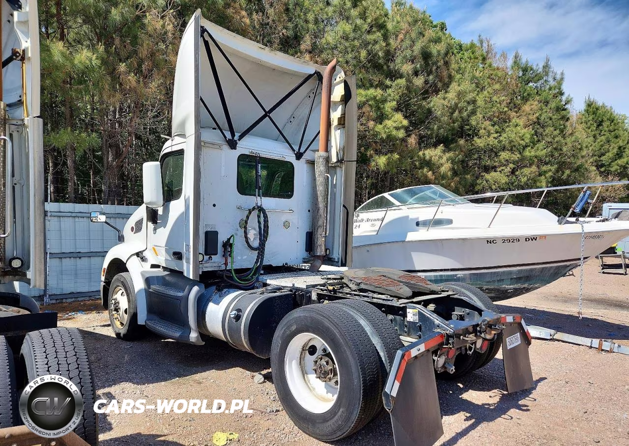 2017 Peterbilt 579 Semi Truck VIN:1XPBA48X6HD428494 - 3