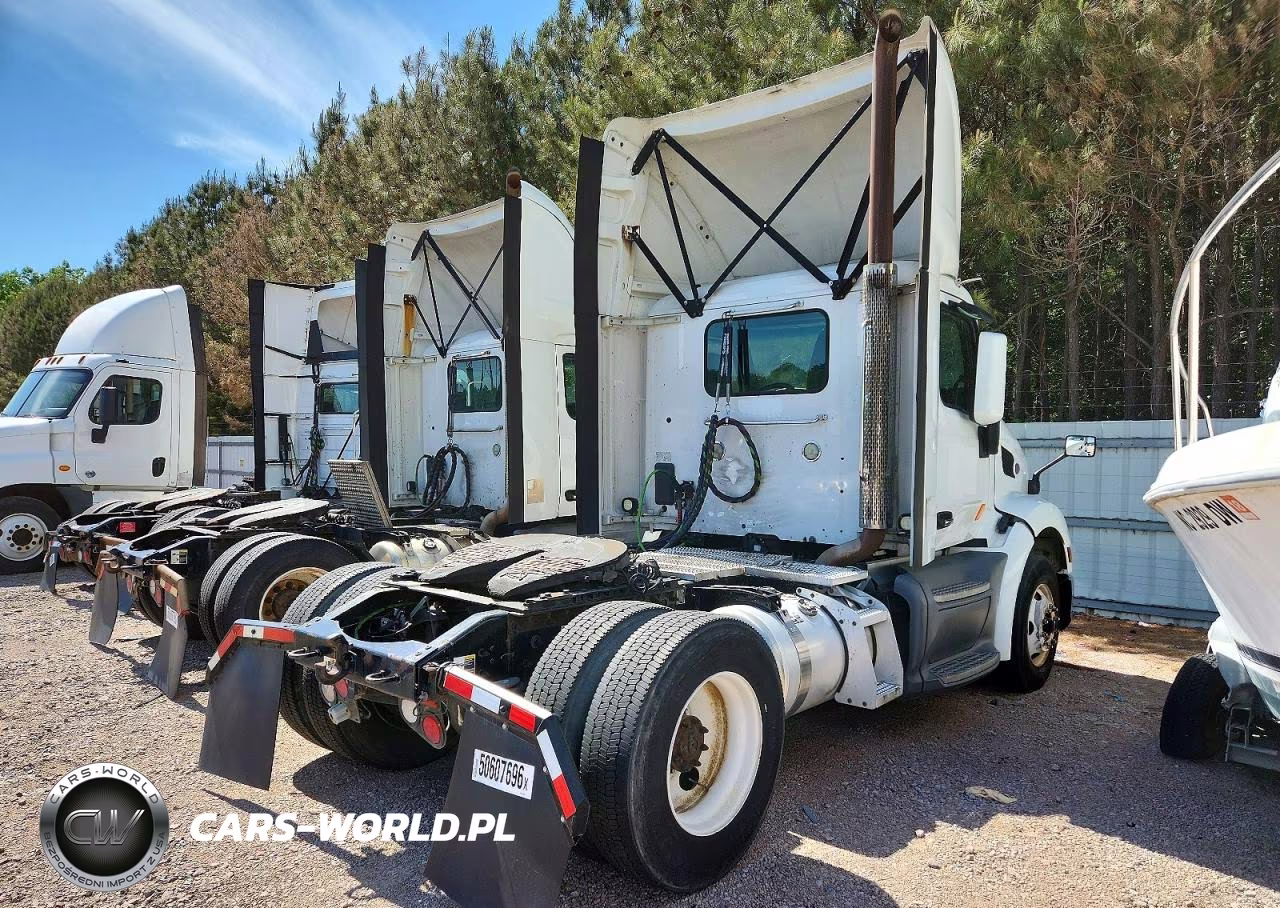 2017 Peterbilt 579 Semi Truck VIN:1XPBA48X6HD428494 - 4