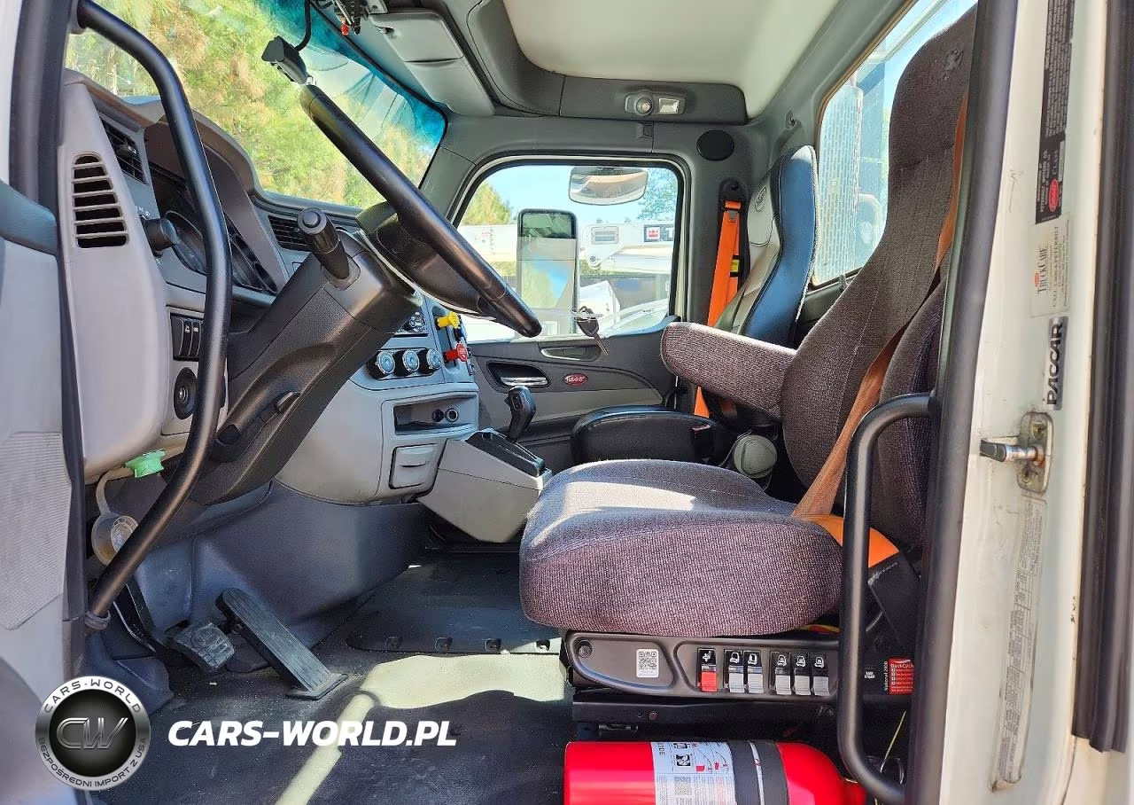 2017 Peterbilt 579 Semi Truck VIN:1XPBA48X6HD428494 - 5