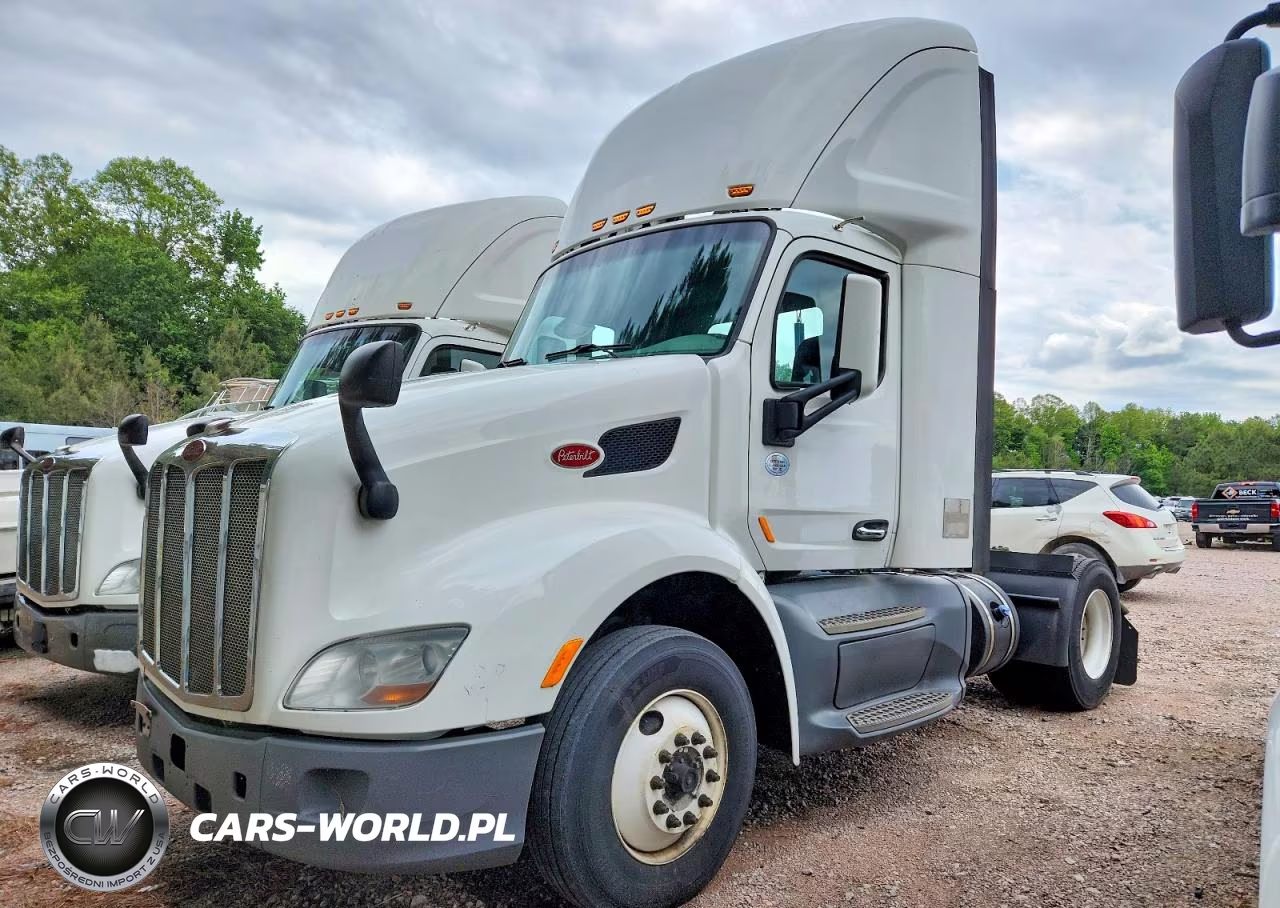 2018 Peterbilt 579 Semi Truck VIN:1XPBA48X1JD477673 - 2