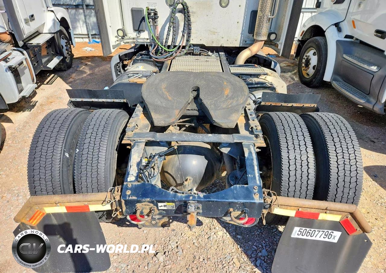 2018 Peterbilt 579 Semi Truck VIN:1XPBA48X1JD477673 - 6