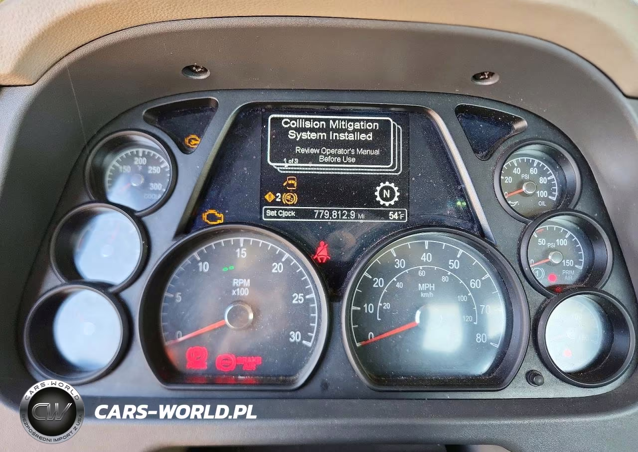 2018 Peterbilt 579 Semi Truck VIN:1XPBA48X1JD477673 - 8