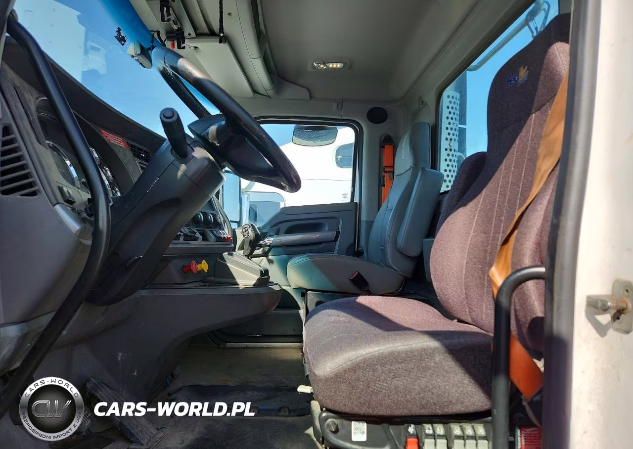 2017 Kenworth T680 Semi Truck VIN:1XKYA48X2HJ160304 - 5
