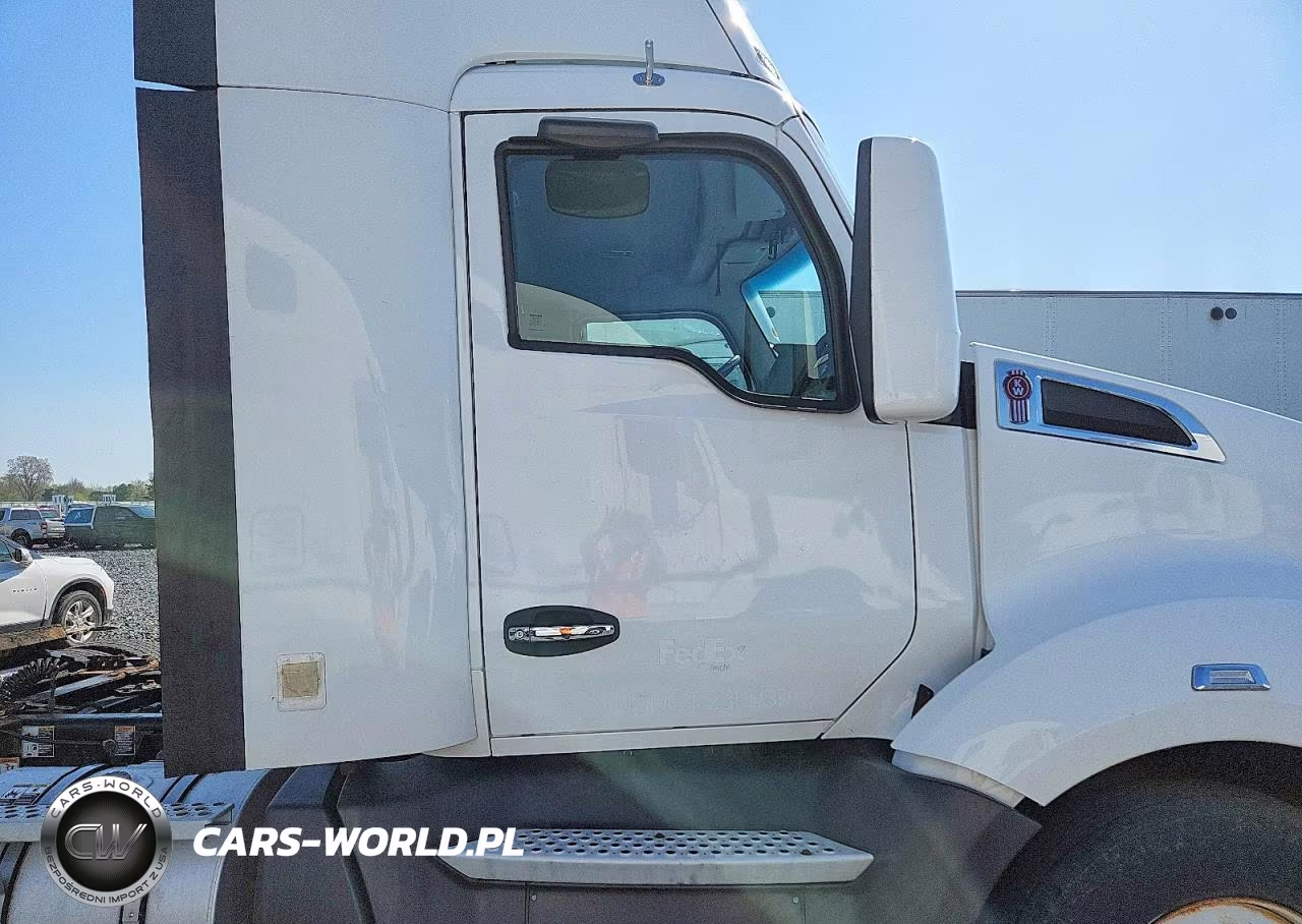 2017 Kenworth T680 Semi Truck VIN:1XKYA48X2HJ160304 - 9