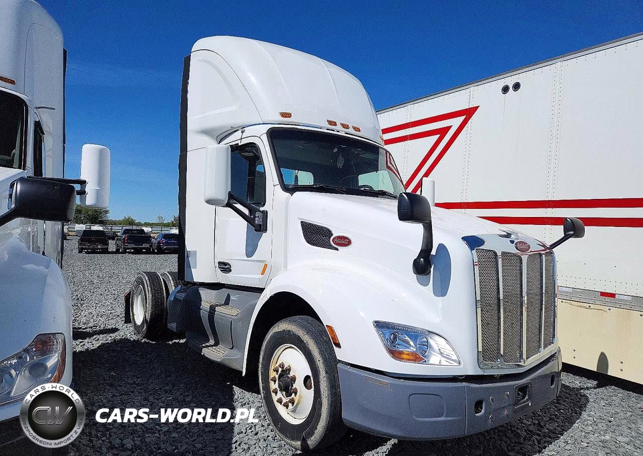 2017 Peterbilt 579 Semi Truck