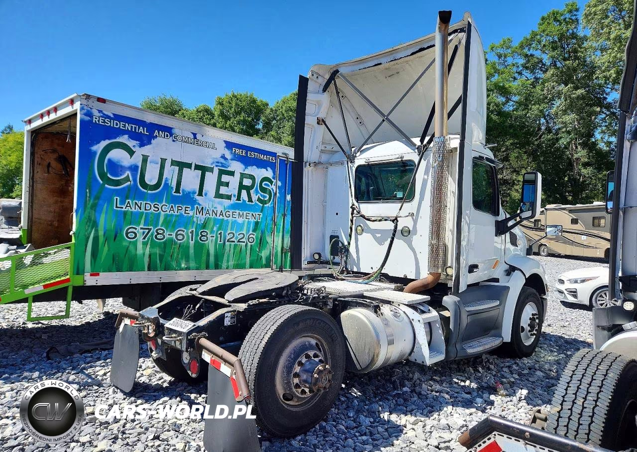 2018 Peterbilt 579 Semi Truck VIN:1XPBA48X4JD446384 - 4