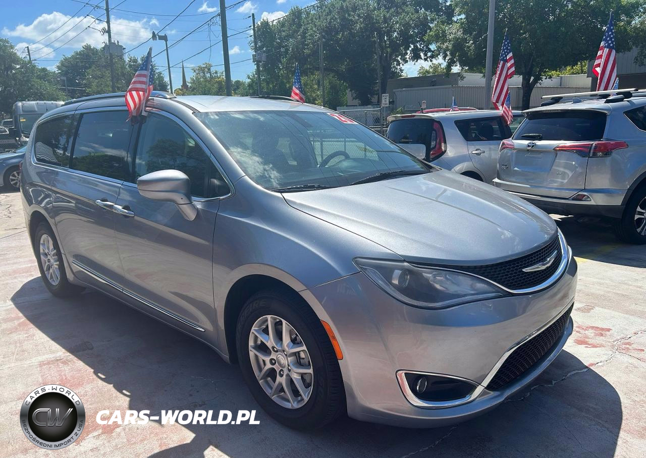 2020 Chrysler Pacifica Touring L