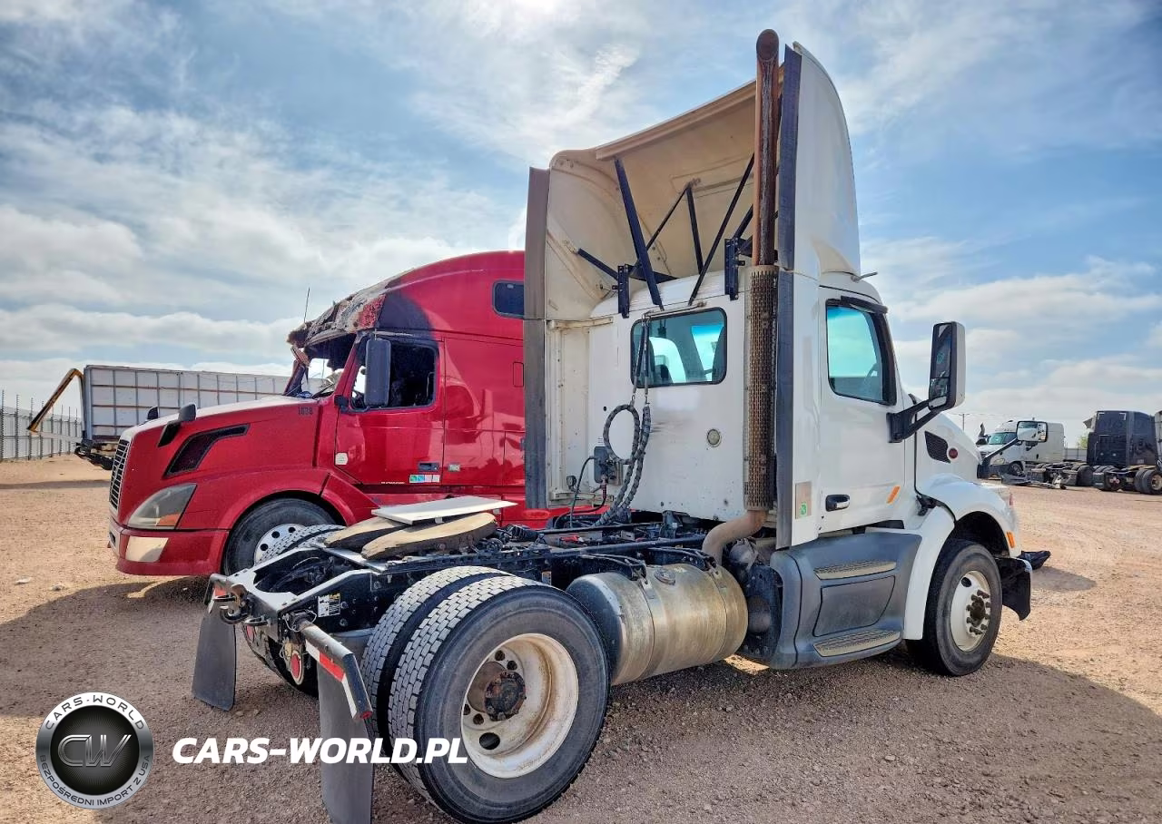 2016 Peterbilt 579 Semi Truck VIN:1XPBA48X6GD339846 - 4
