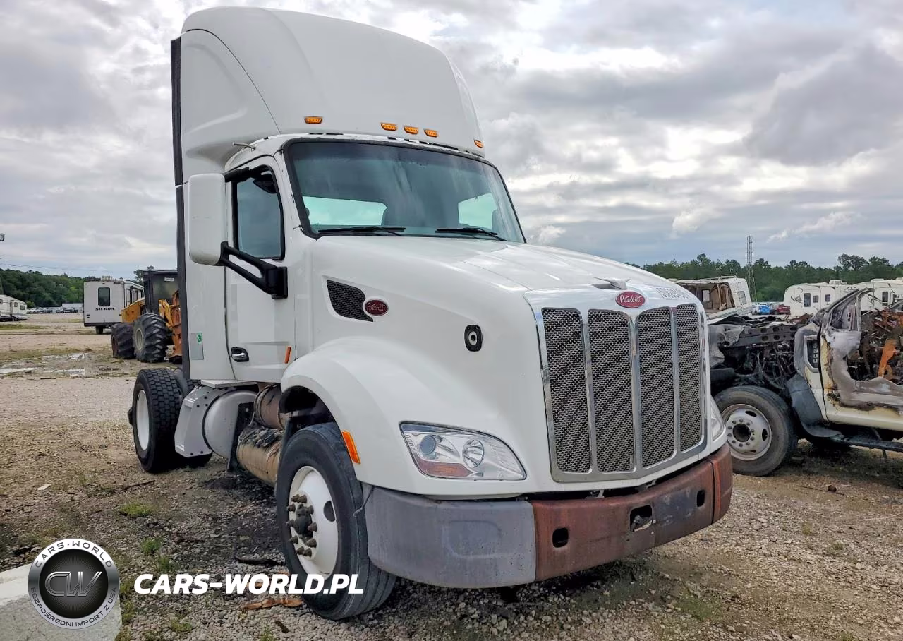 2017 Peterbilt 579 Semi Truck