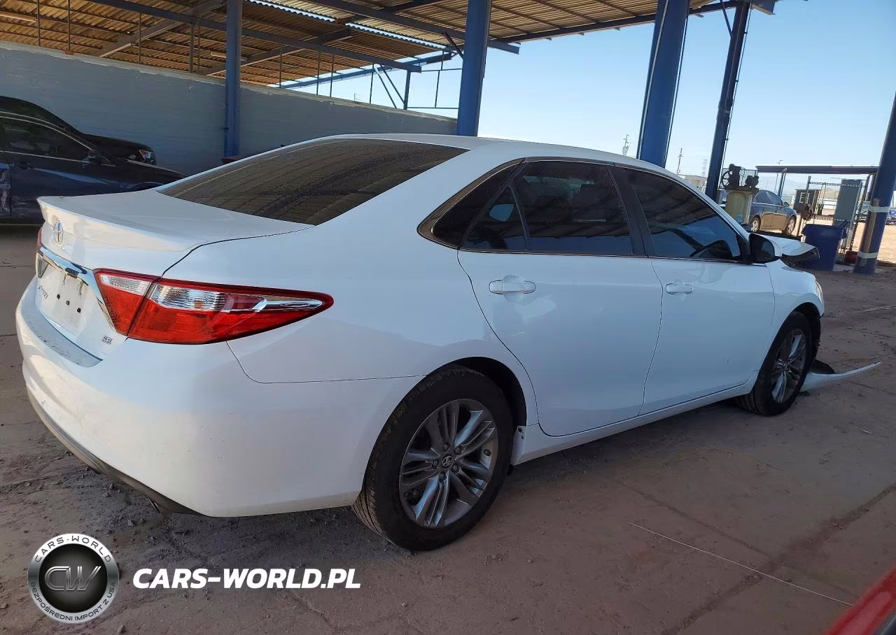 2017 Toyota Camry Se VIN:4T1BF1FK5HU741363 - 3