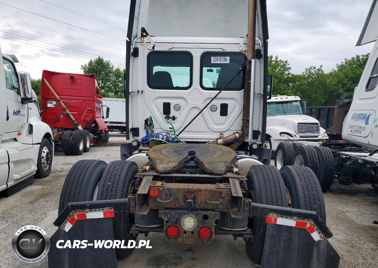 2016 Freightliner Cascadia 125 Semi Truck VIN:1FUBGEDV1GLHC5761 - 6