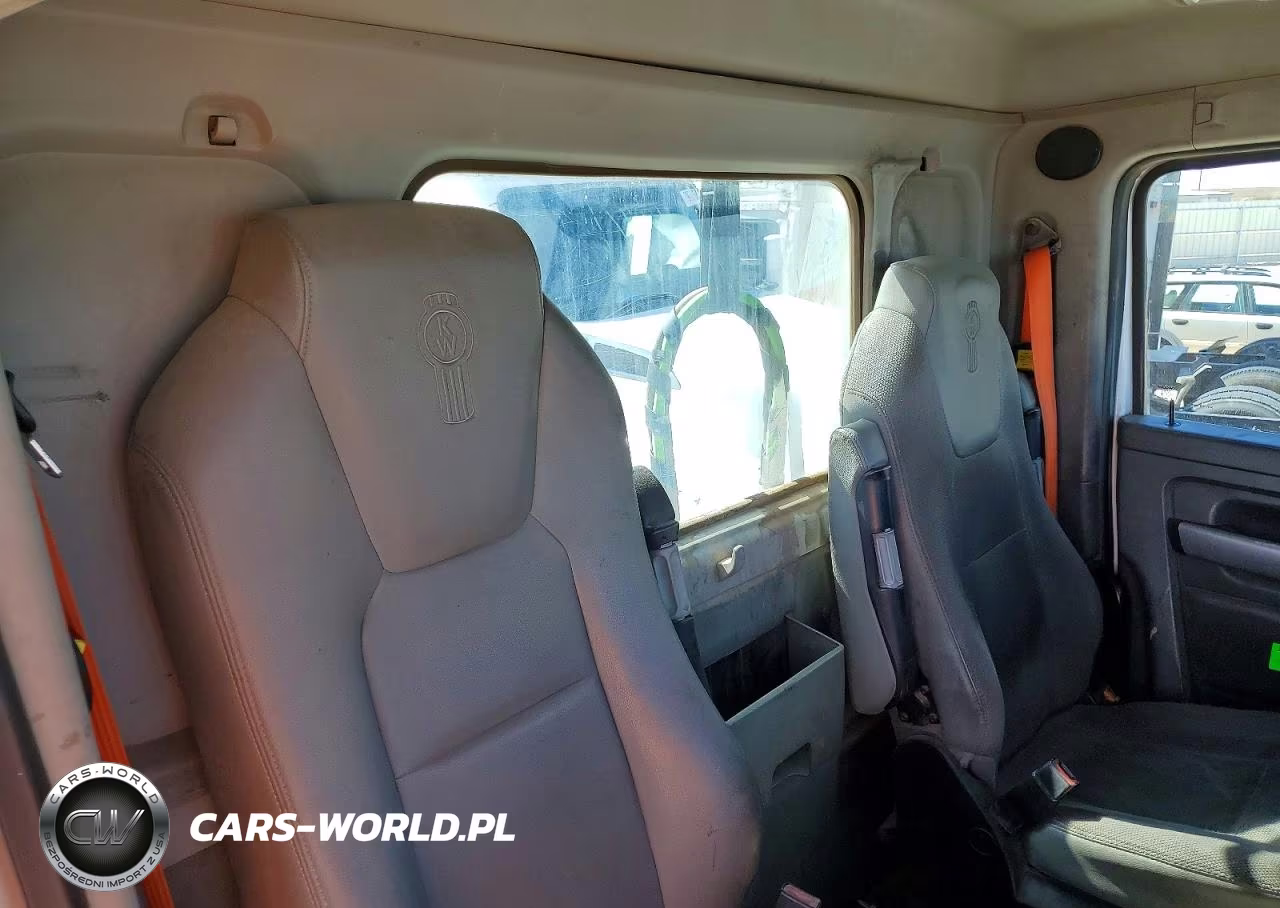 2014 Kenworth T680 Semi Truck VIN:1XKYA48X1EJ402320 - 5