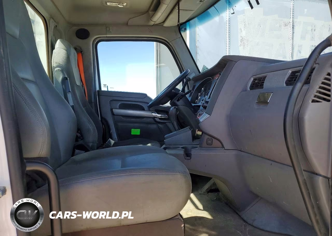 2014 Kenworth T680 Semi Truck VIN:1XKYA48X1EJ402320 - 6