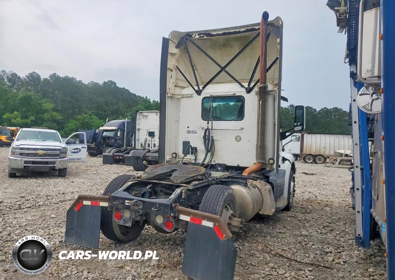 2017 Peterbilt 579 Semi Truck VIN:1XPBA48X1HD428886 - 4